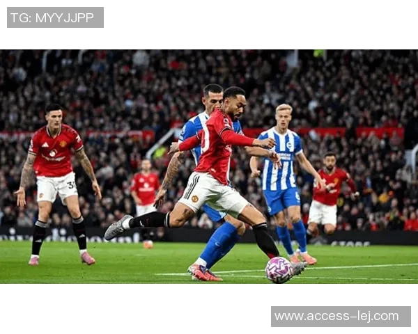 那不勒斯大胜曼联引发转会热议足总杯赛场瞬间回顾