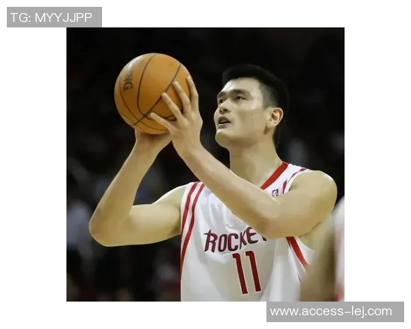 杨明与姚明的篮球传奇：从青涩少年到巅峰巨星的成长之路