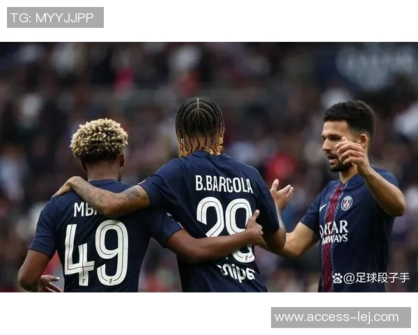 意甲激战波尔图与巴黎圣日耳曼战成平局全场观众情绪高涨