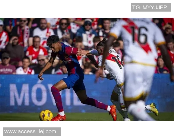 足总杯惊现乌龙球巴萨小胜巴黎圣日耳曼引发全场热议