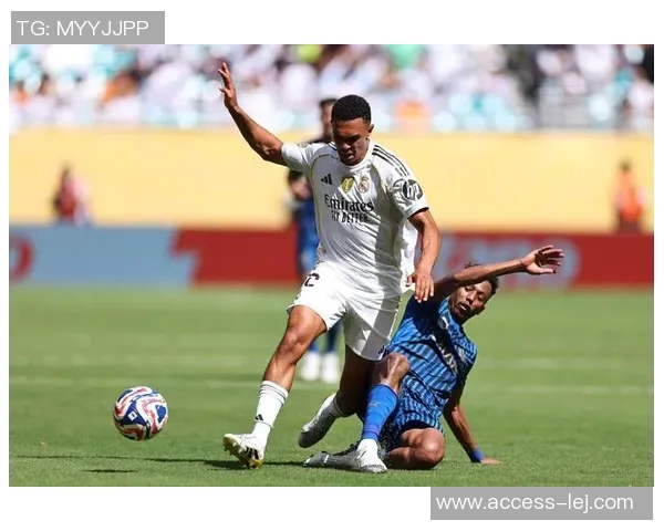 中超激战切尔西与皇马握手言和乌龙球成比赛转折点引发全场热议