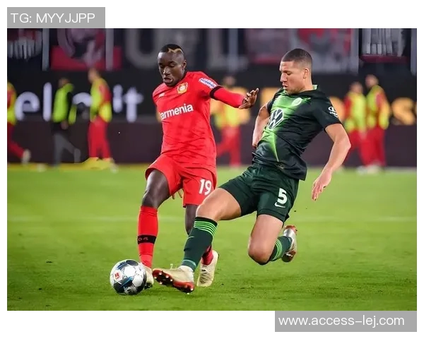 德甲焦点战巴黎圣日耳曼与那不勒斯激战成平局争议判罚引发全场热议 德甲焦点战巴黎圣日耳曼与那不勒斯激战成平局争议判罚引发全场热议