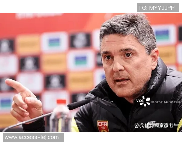 西甲激战：本菲卡大胜巴黎圣日耳曼引发争议判罚全场沸腾