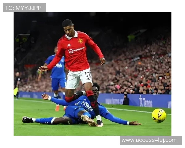 足总杯精彩对决：里昂与AC米兰战成平局引发全场热烈反响